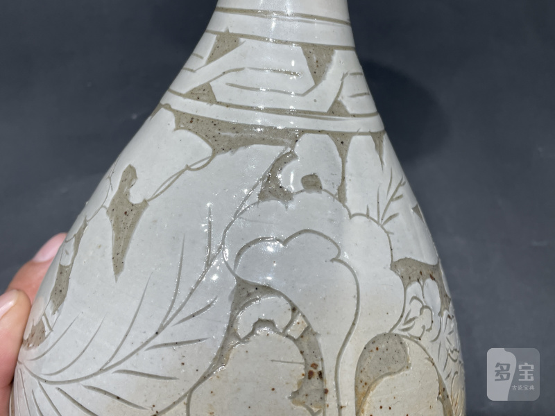 明 刻花山西玉壶春白底刻 - 图8